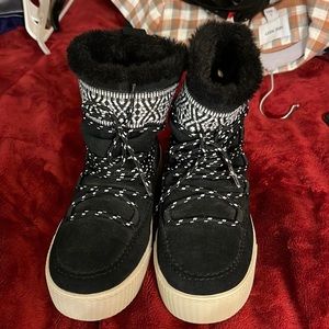Brand new toms